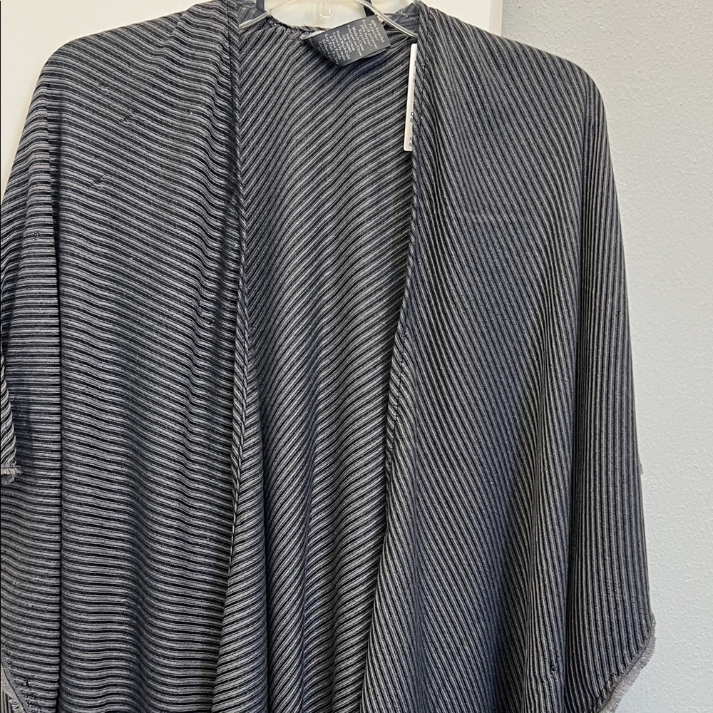 Vince Camuto Gray Striped Cape